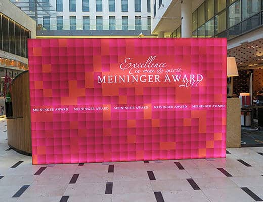 Leuchtreklame für den Meininger Award
